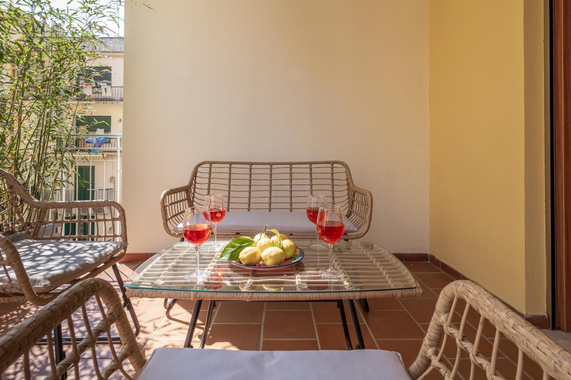 Surya House - Elegant Apartment In Sorrento Ngoại thất bức ảnh